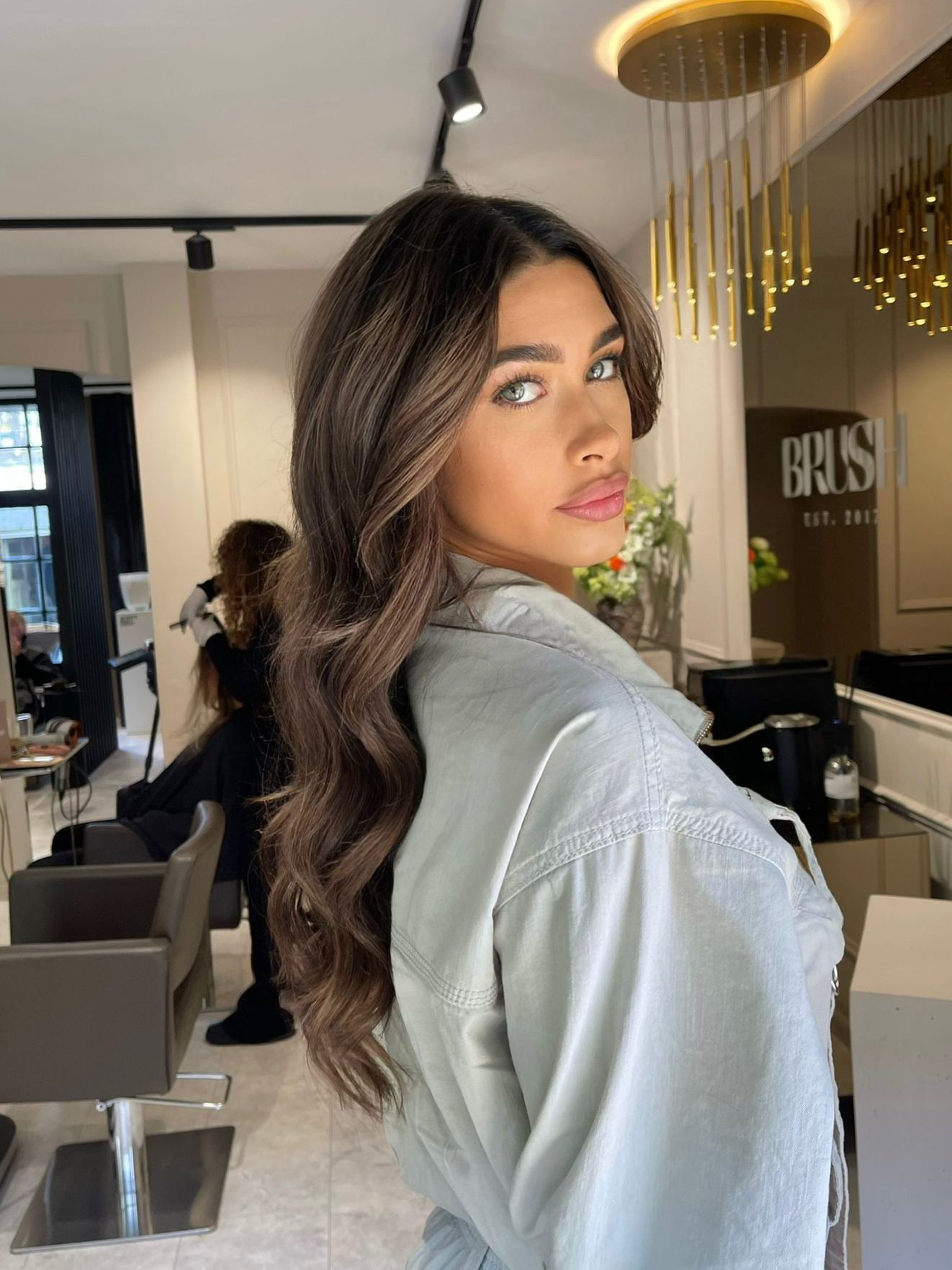 Brunette balayage bij BRUSH Amsterdam