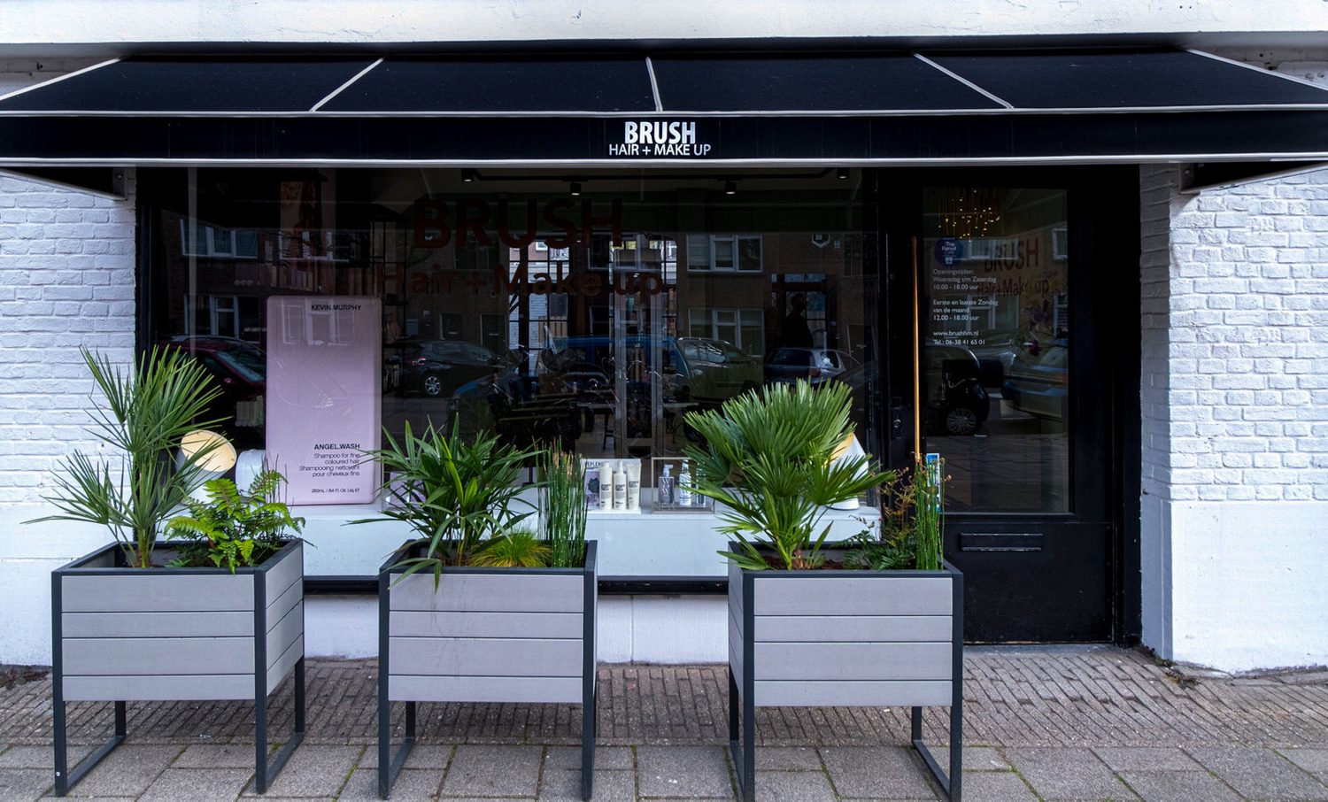 De gevel van BRUSH aan de Van Hilligaertstraat in Amsterdam